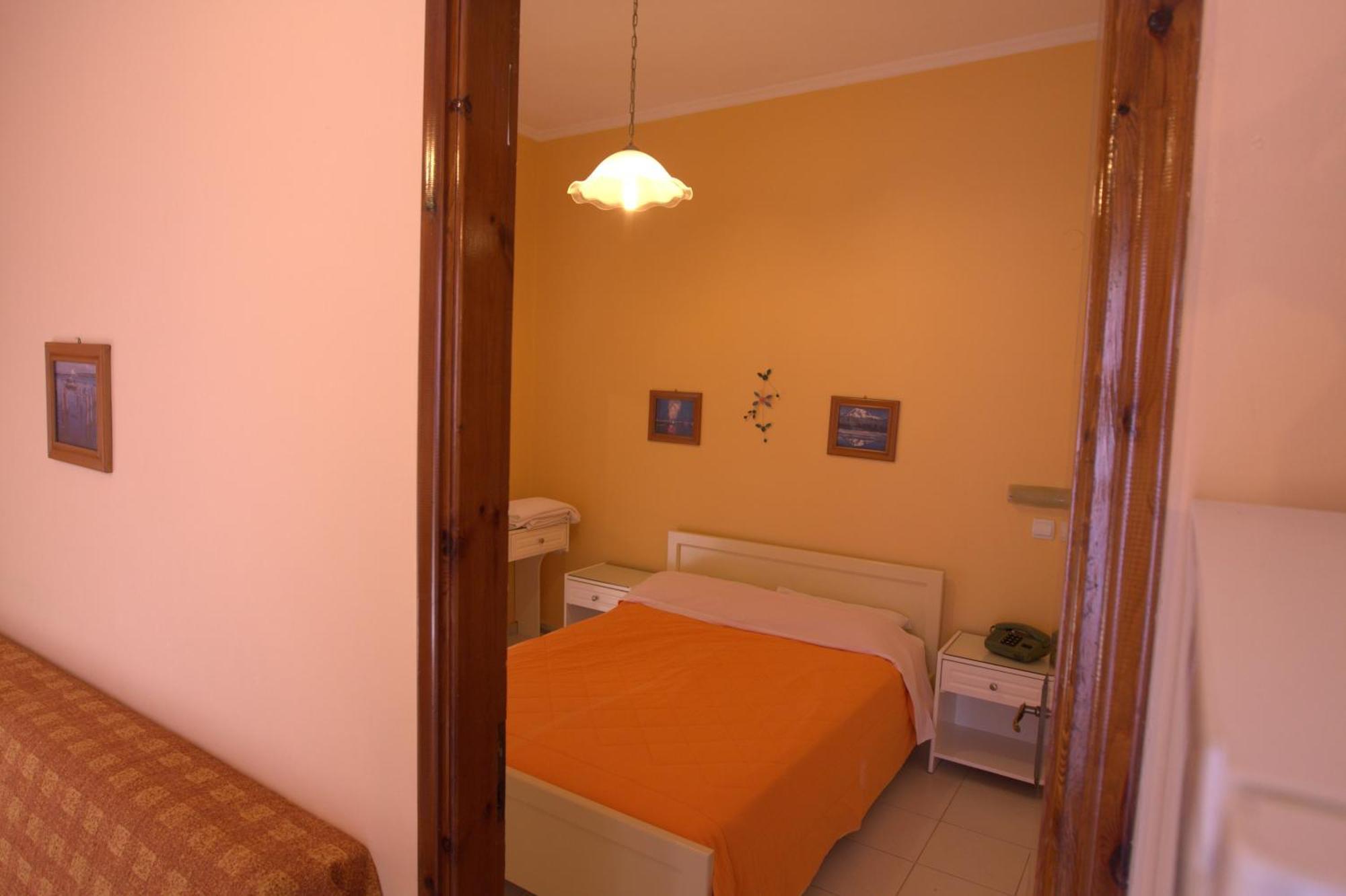 Angela Studios Karfás Zimmer foto